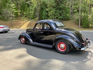 Donna's 1937 Deluxe Coupe